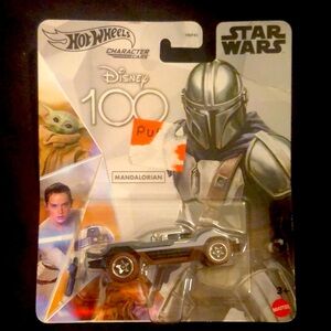 NWT In package, collectors edition, Star Wars, hot wheels Disney 100